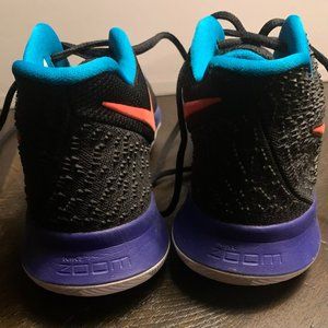 Men's athletic shoes